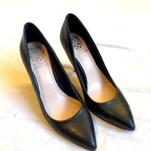 NWOB Vince Camuto Leather pointy toe heel